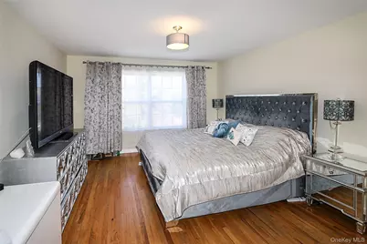 54 Landing Road, Glen Cove, NY 11542 - Photo 18
