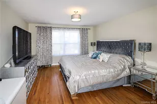 54 Landing Rd, Glen Cove, NY 11542 - Photo 18