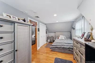 1066 Merillon Avenue, Westbury, NY 11590 - Photo 20