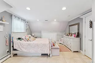 1066 Merillon Ave, Westbury, NY 11590 - Photo 18