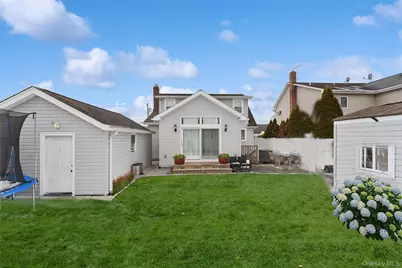 1066 Merillon Avenue, Westbury, NY 11590 - Photo 22