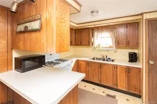 74 Hidden Brook Dr, Hyde Park, NY 12538 - Photo 12