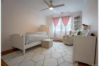 141 Burhans Avenue, Yonkers, NY 10701 - Photo 20