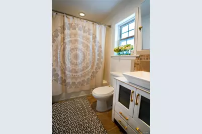 141 Burhans Avenue, Yonkers, NY 10701 - Photo 14