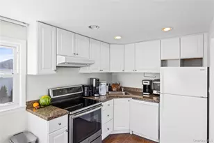 272 N Delaware Ave, Massapequa, NY 11758 - Photo 10