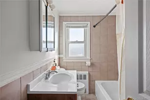 272 N Delaware Ave, Massapequa, NY 11758 - Photo 14