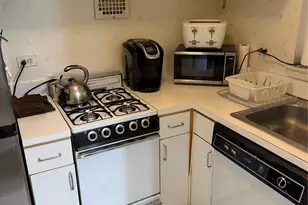 241-20 Northern Blvd, Douglaston, NY 11362 - Photo 6