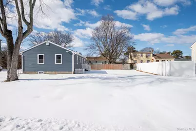 93 Garfield Boulevard #93, Farmingdale, NY 11735 - Photo 6