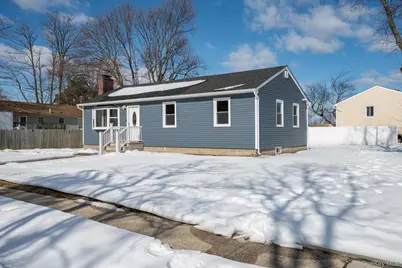 93 Garfield Boulevard #93, Farmingdale, NY 11735 - Photo 4