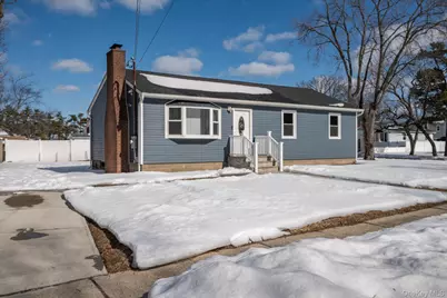 93 Garfield Boulevard #93, Farmingdale, NY 11735 - Photo 1
