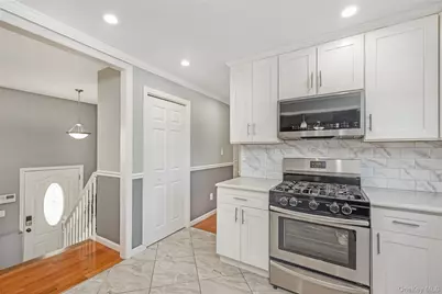 128 Park Avenue, Roosevelt, NY 11575 - Photo 14