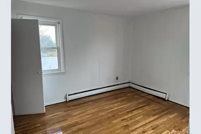 109 Pratt Street, West Babylon, NY 11704 - Photo 2