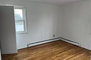 109 Pratt St, West Babylon, NY 11704 - Photo 2