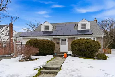 225 Willets Lane, Jericho, NY 11753 - Photo 2