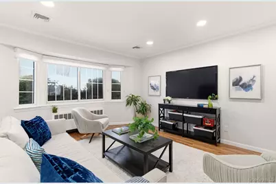 225 Willets Lane, Jericho, NY 11753 - Photo 4