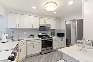 225 Willets Ln, Jericho, NY 11753 - Photo 14