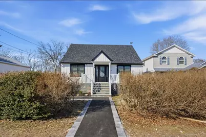 7 E Lakeland Street, Bay Shore, NY 11706 - Photo 12