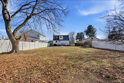 7 E Lakeland Street, Bay Shore, NY 11706 - Photo 10