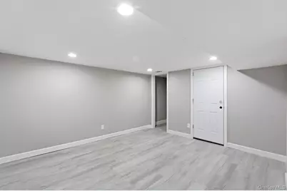 7 E Lakeland Street, Bay Shore, NY 11706 - Photo 24