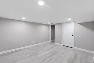 7 E Lakeland St, Bay Shore, NY 11706 - Photo 24