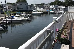 729 S 9th St, Lindenhurst, NY 11757 - Photo 2