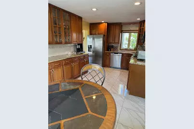 729 S 9th Street, Lindenhurst, NY 11757 - Photo 6