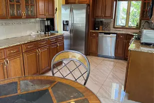 729 S 9th St, Lindenhurst, NY 11757 - Photo 6