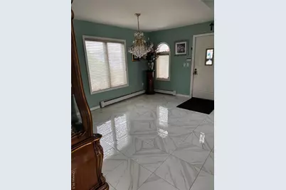 729 S 9th Street, Lindenhurst, NY 11757 - Photo 4