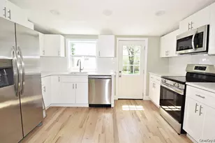 7600 Main Rd, East Marion, NY 11939 - Photo 16