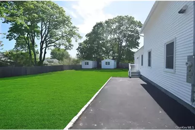 7600 Main Road, East Marion, NY 11939 - Photo 4