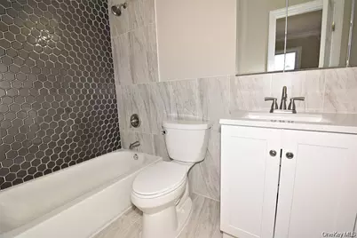 7600 Main Road, East Marion, NY 11939 - Photo 12