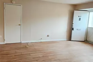 7 Boulder, Coram, NY 11727 - Photo 4