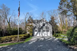 39 Barkers Point Rd, Sands Point, NY 11050 - Photo 30