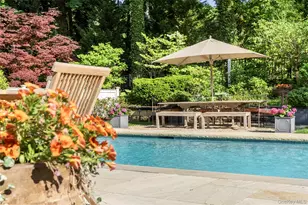 39 Barkers Point Rd, Sands Point, NY 11050 - Photo 30