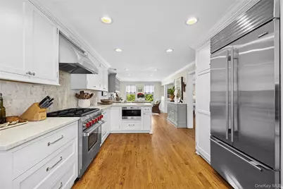 39 Barkers Point Road, Sands Point, NY 11050 - Photo 12