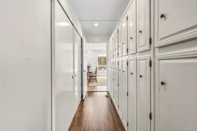 19 Frost Creek Drive, Lattingtown, NY 11560 - Photo 8