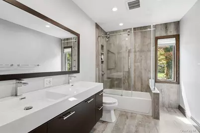 19 Frost Creek Drive, Locust Valley, NY 11560 - Photo 20