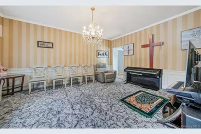 10 Ashley Loop, Northport, NY 11768 - Photo 6