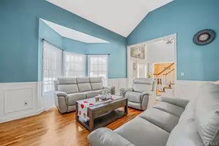 10 Ashley Loop, Northport, NY 11768 - Photo 12