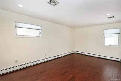 [Address not provided], Syosset, NY 11791 - Photo 28