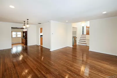[Address not provided], Syosset, NY 11791 - Photo 6