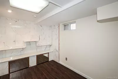 [Address not provided], Syosset, NY 11791 - Photo 32