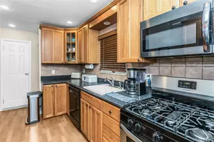 30 Coolidge St, Malverne, NY 11565 - Photo 14