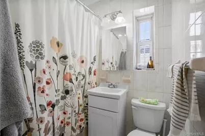 2932 Baisley Avenue, Bronx, NY 10461 - Photo 12