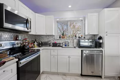 253 W 20th Street, Deer Park, NY 11729 - Photo 6