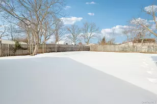 17 Laurie Rd, Brentwood, NY 11717 - Photo 38