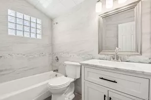 17 Laurie Rd, Brentwood, NY 11717 - Photo 32