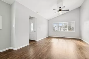 17 Laurie Rd, Brentwood, NY 11717 - Photo 10