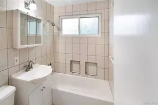 114 Lynncliff Road 114 Lynncliff Rd, Hampton Bays, NY 11946 - Photo 4