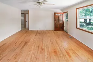 114 Lynncliff Road 114 Lynncliff Rd, Hampton Bays, NY 11946 - Photo 6